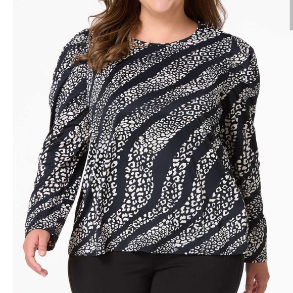 Women's Animal Print Top - Picture 3 of 9